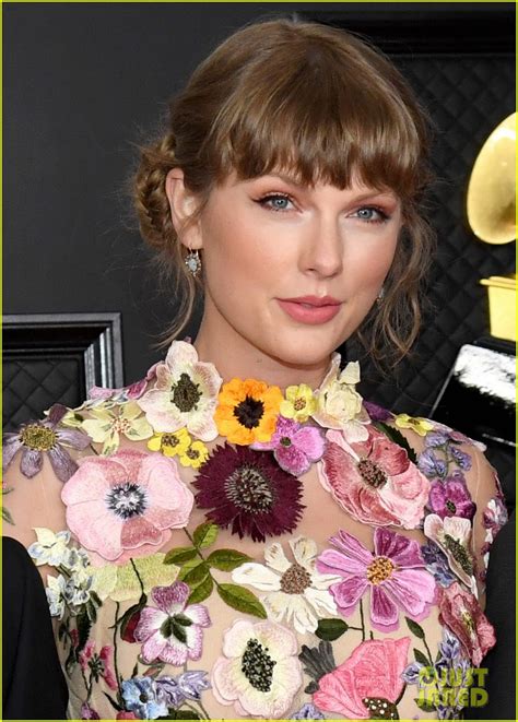 taylor swift in flowers